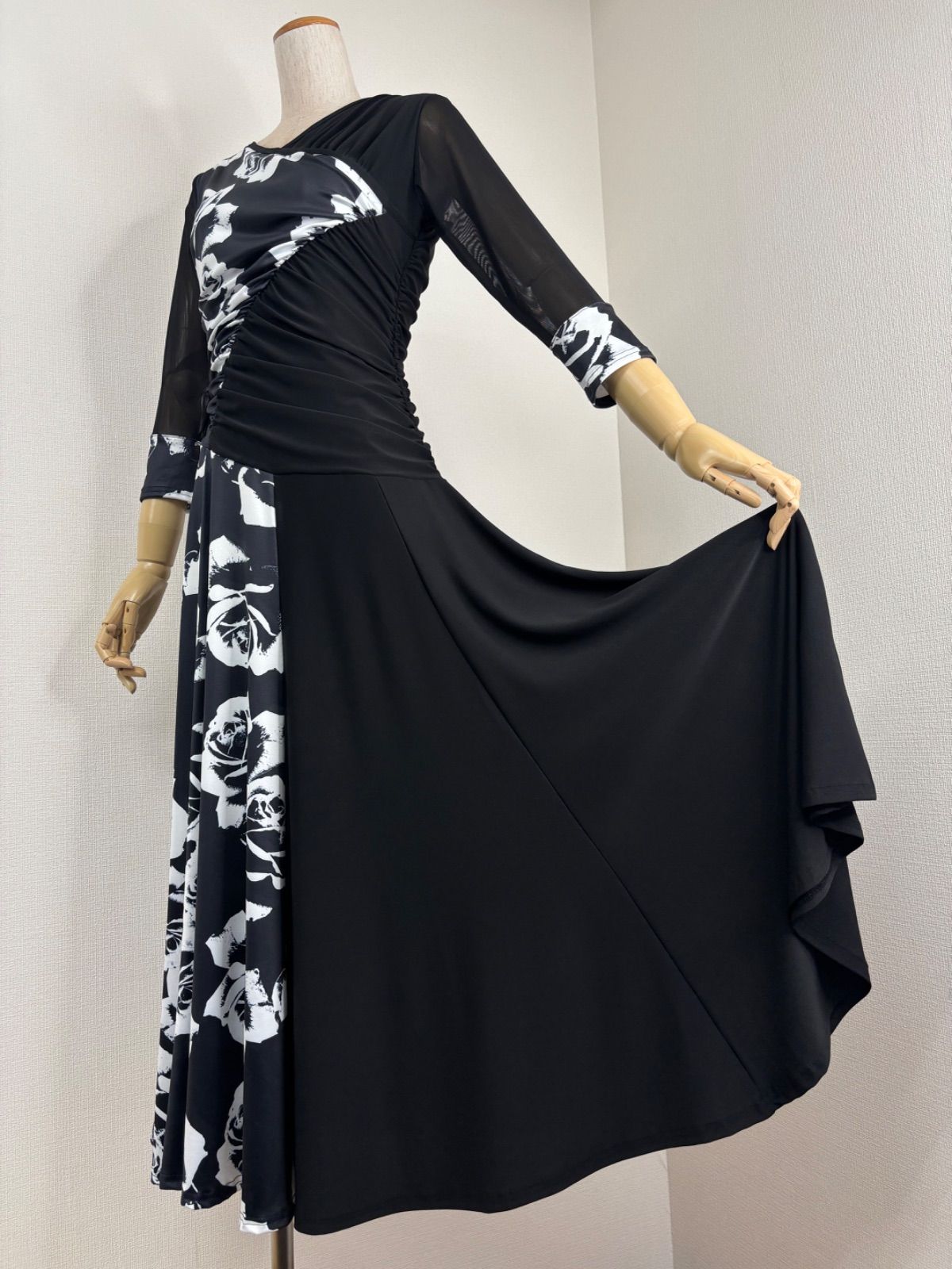 社交ダンス シャーリングデザイン ワンピースドレス ブラック×ホワイト 衣装