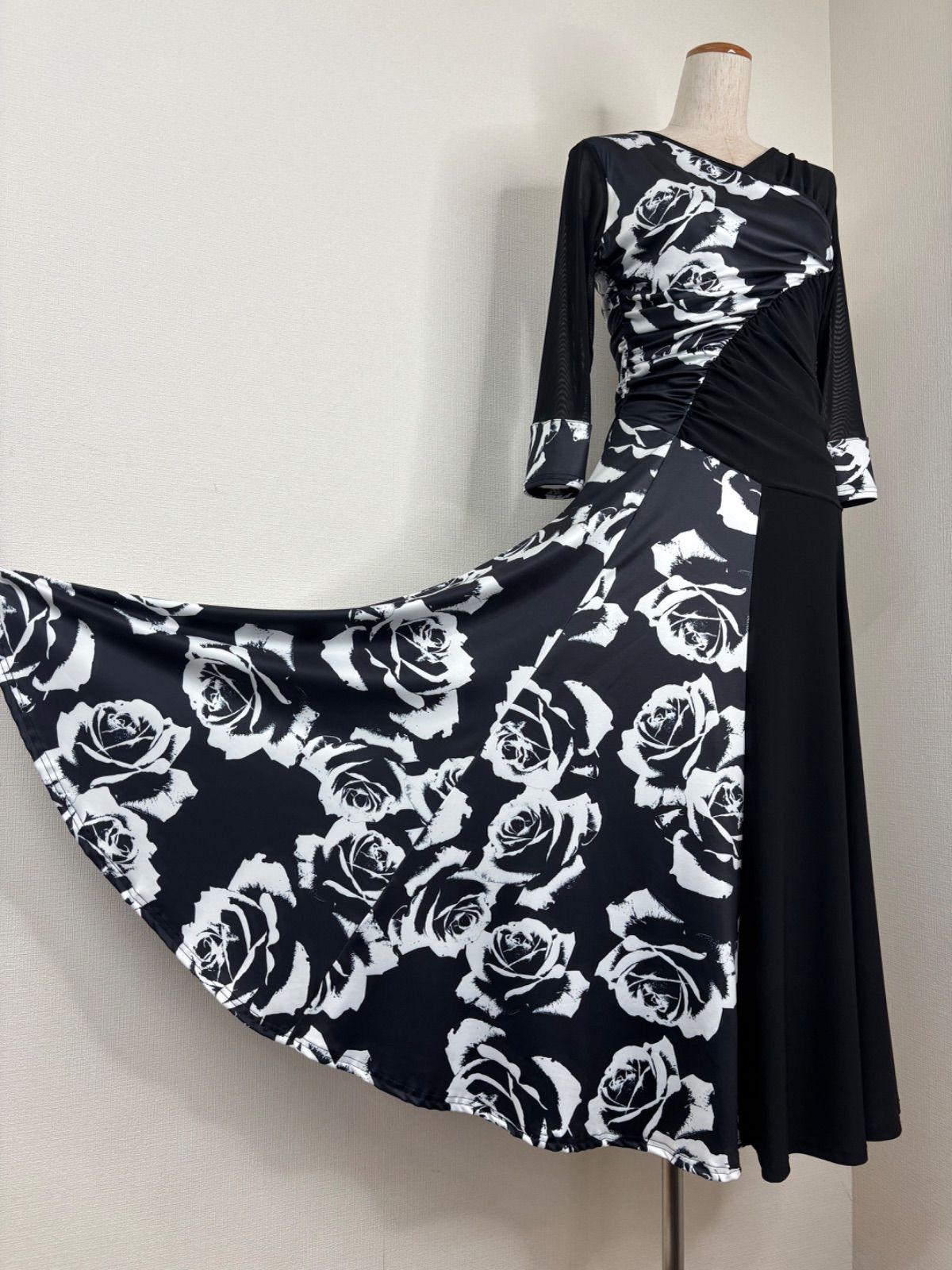 ワンピースドレス ブラック×ホワイト