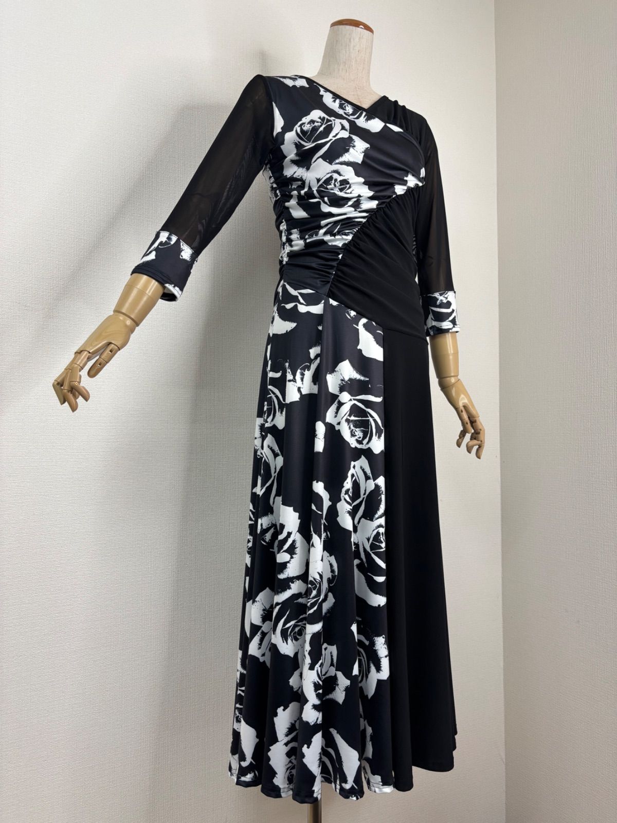 ワンピースドレス