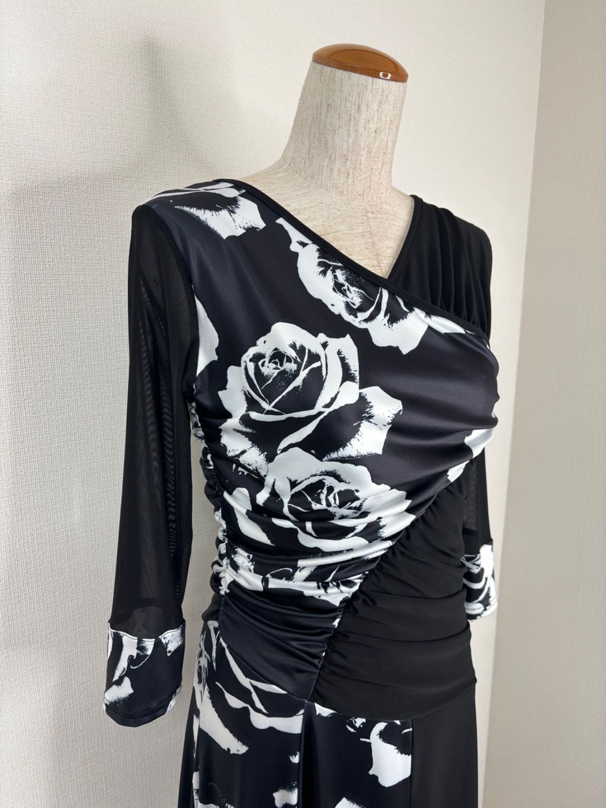 社交ダンス シャーリングデザイン ワンピースドレス ブラック×ホワイト 衣装 LLC-HASEGAWATOSO_COM