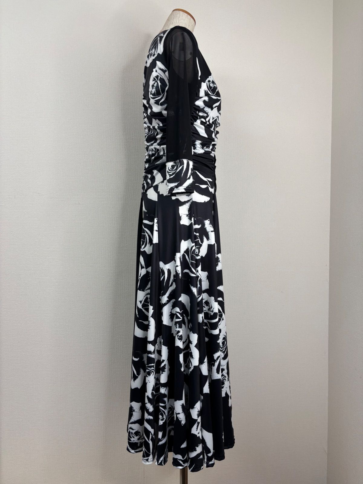 シャーリングデザイン ワンピースドレス