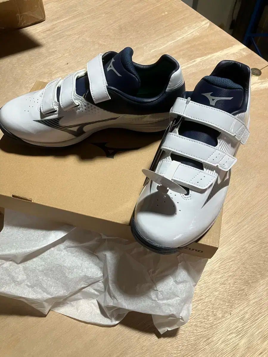 ミズノ 260mm バックル 人造芝 野球シューズ