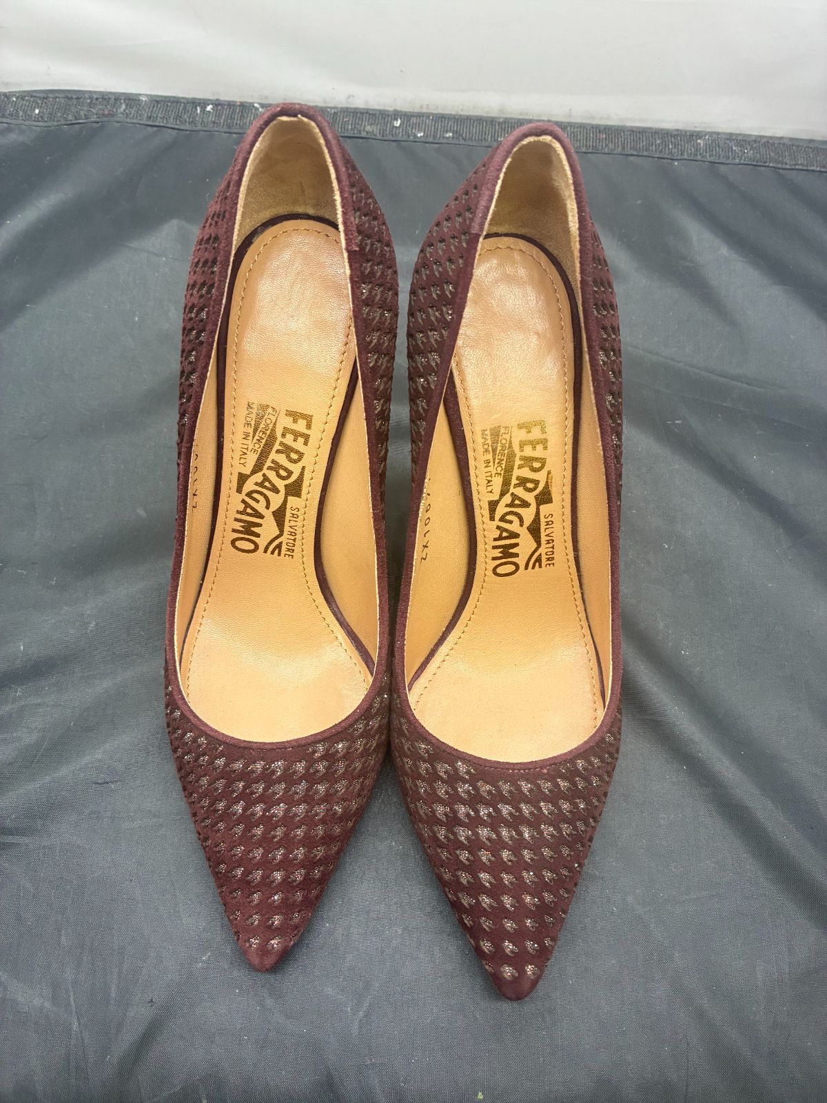 サルヴァトーレフェラガモ パンプス