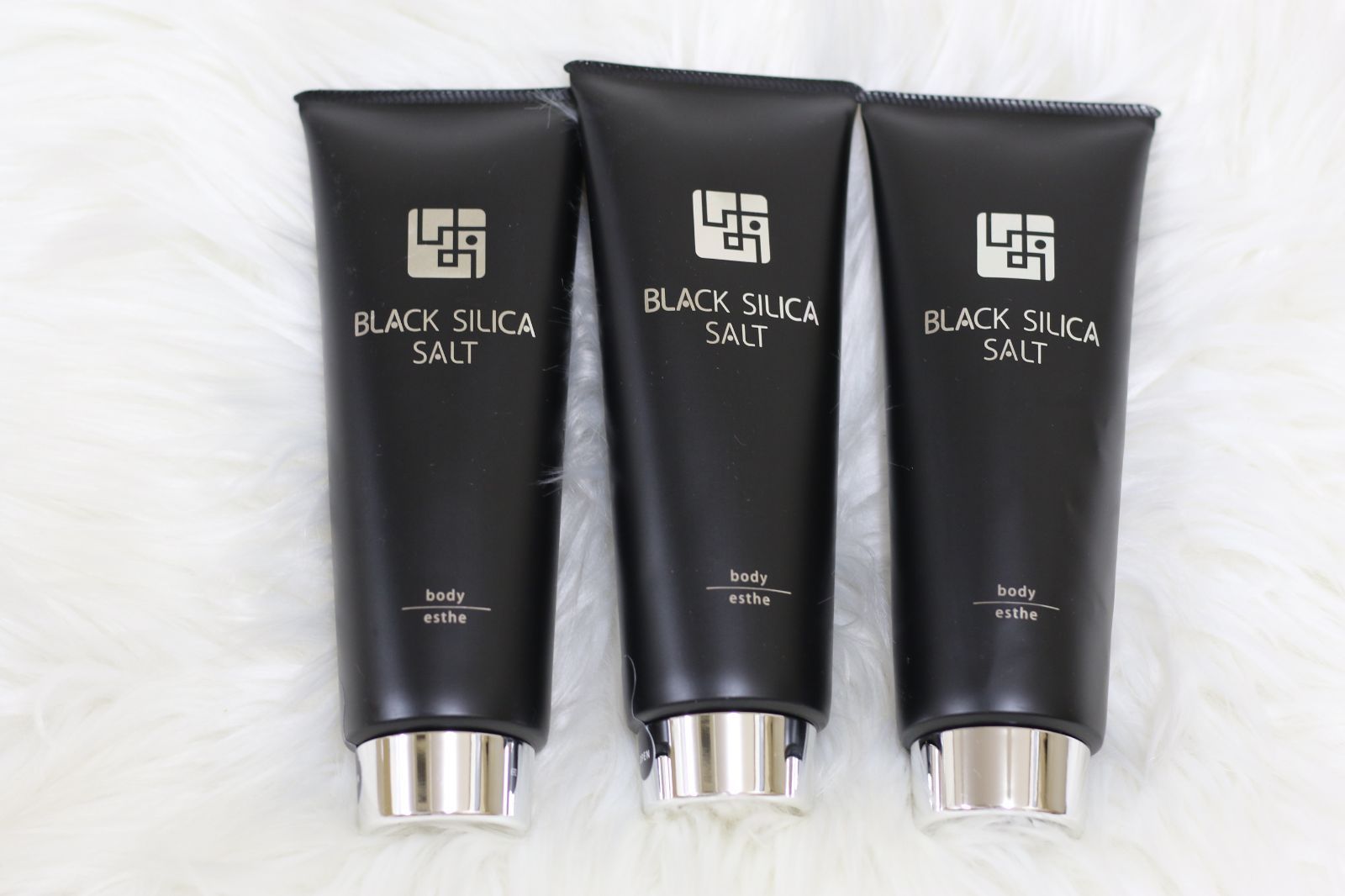 ブラックシリカソルト ボディエステ 内容量300g中 約8割程残っています×1本 ×2本 セット