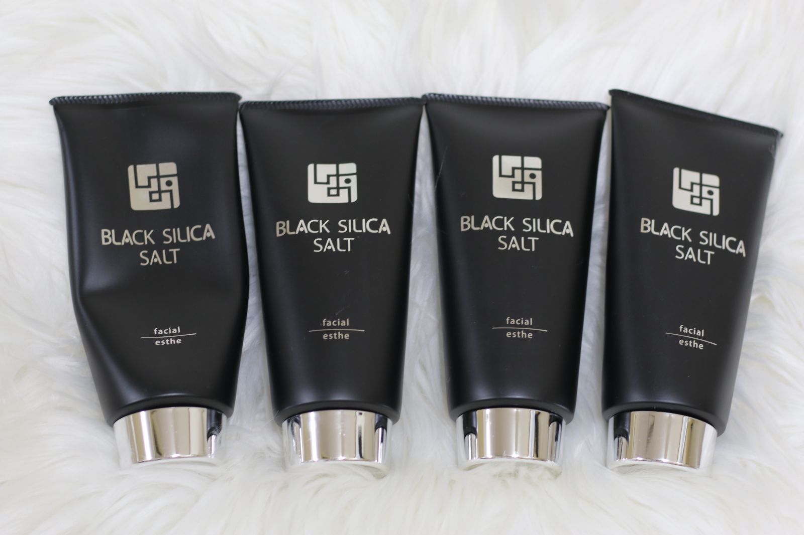 ブラックシリカソルト フェイシャルエステ 内容量180g中 約4割程×1本 約8割程×2本 約9割程×1本 残っています セット