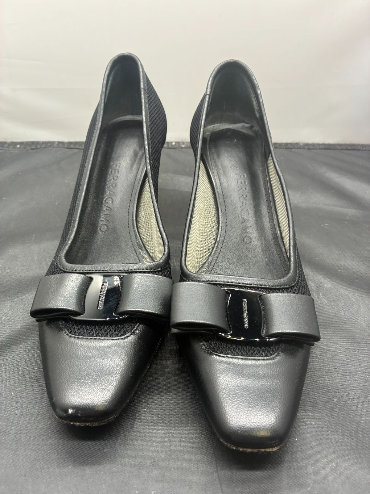 Salvatore Ferragamo メッシュ パンプス ヴァラ D25071451