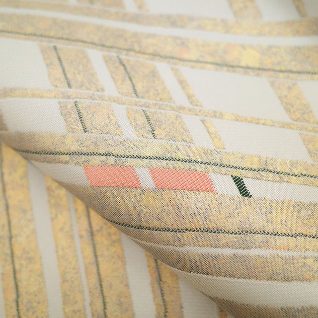 新古品 袋帯 フォーマル 正絹 伝統工芸士 紋屋五左衛門 京都 西陣 金糸 白グレー 流線文 春 秋 冬 上質 袋帯 仕立て上がり みやがわ sb54678 MERCADOAVALIA_COM_BR