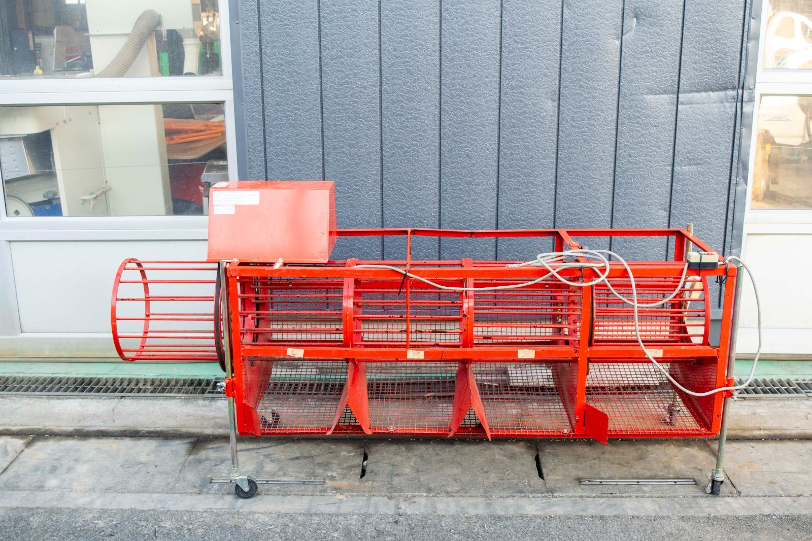 埼玉発 上越農機 里芋選別機 SS-3S 6段階 単相100V200W 里芋 選別 キャスター付き