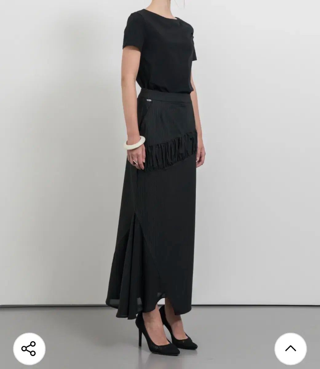 リー レッド フローレ シャーリング スカート_ブラック