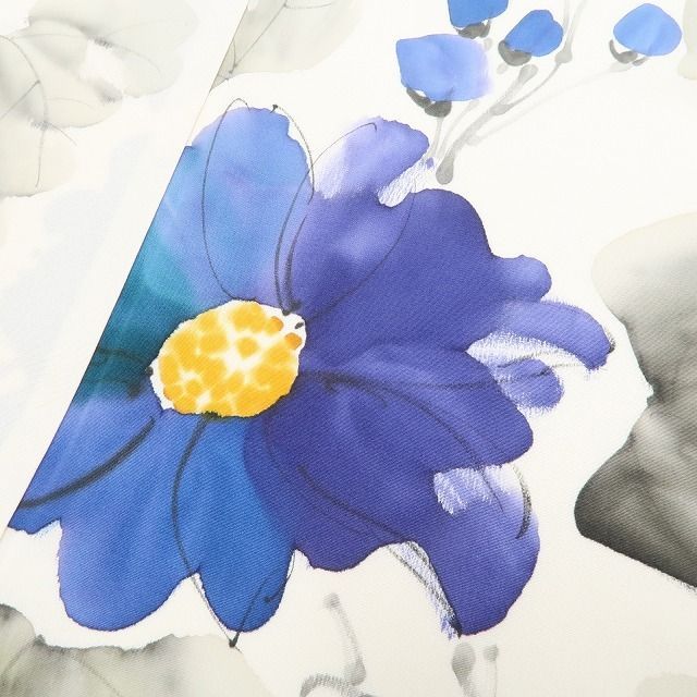 仕付け糸付 瑞々しい花景色をまとい心まで軽やかに