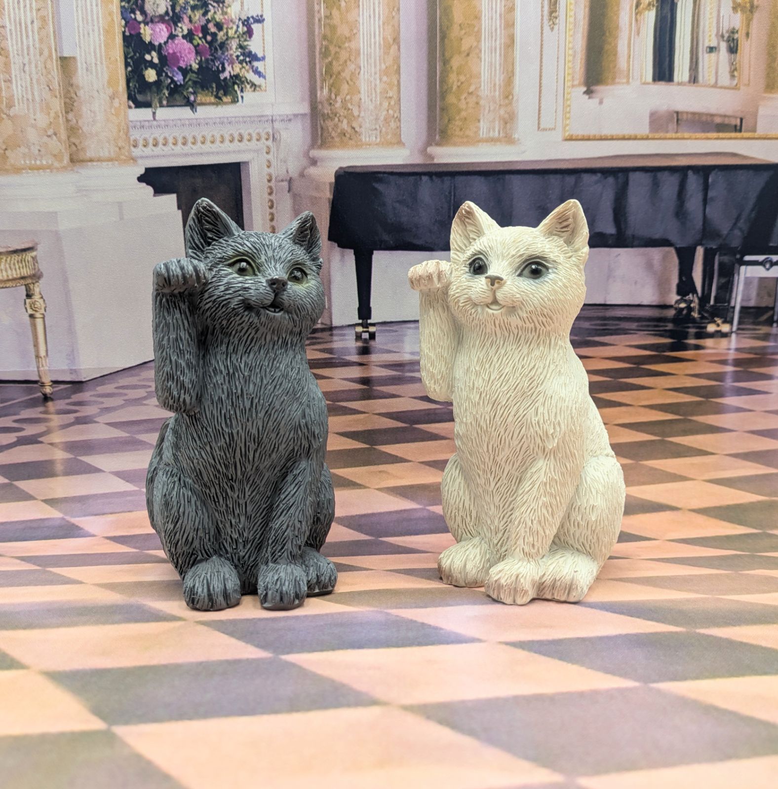 招き猫 置物 セット2つセット ROYAL PORCELAIN 招き猫 置物 大小2体