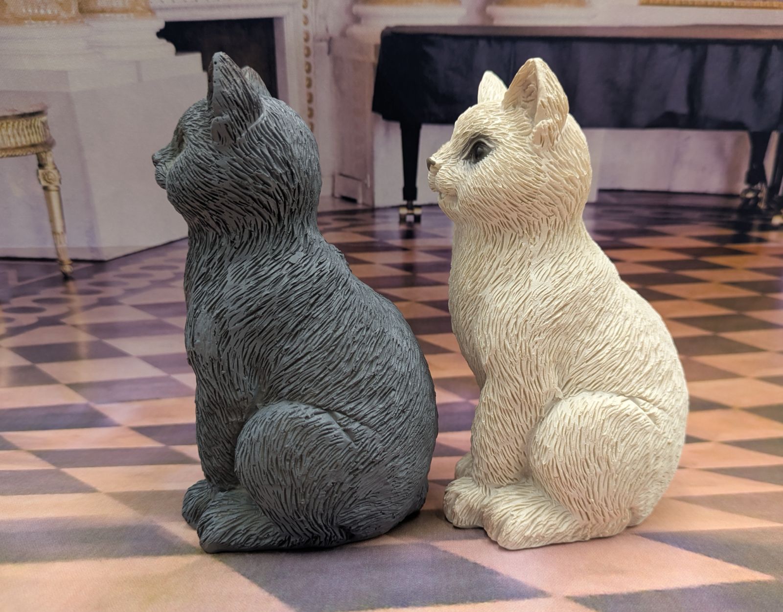 招き猫 置物 セット2つセット ROYAL PORCELAIN 招き猫 置物 大小2体