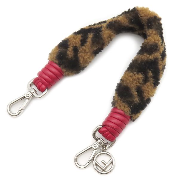 【美品】FENDI フェンディ ズッカ柄 ムートン肩当て付きショルダーストラップ 美品】FENDI フェンディ ズッカ柄 ムートン肩当て付きショルダーストラップ