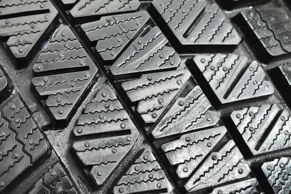 スタッドレス 可