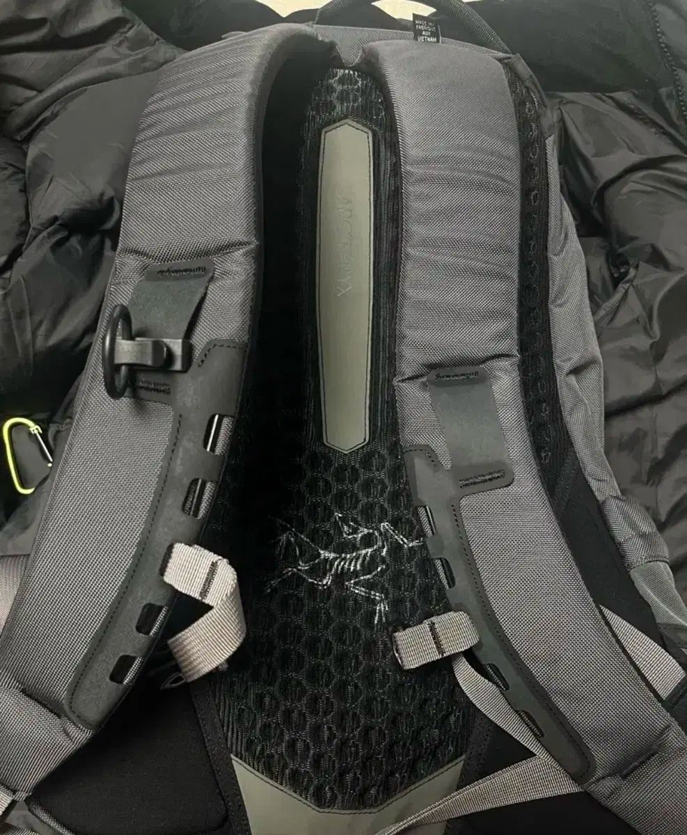 ARC TERYX アークテリクス ラウ 16クラウド