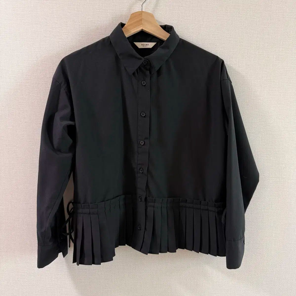 BEAMS ハート プリーツ シャツ ブラック