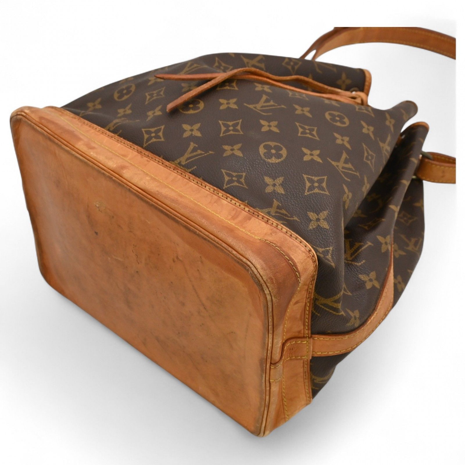 ノエ ショルダーバッグ