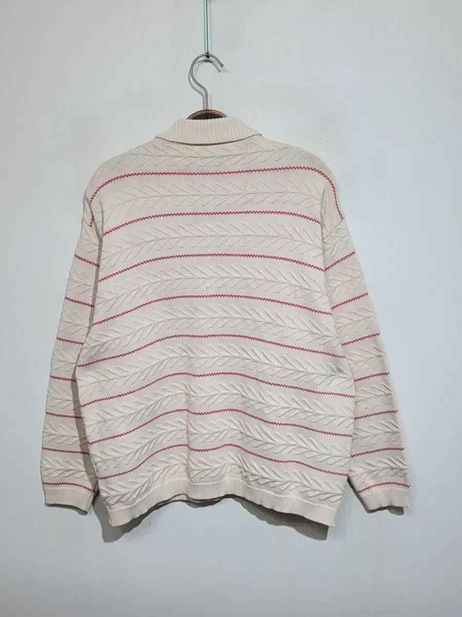 ゴールドボタン ネック