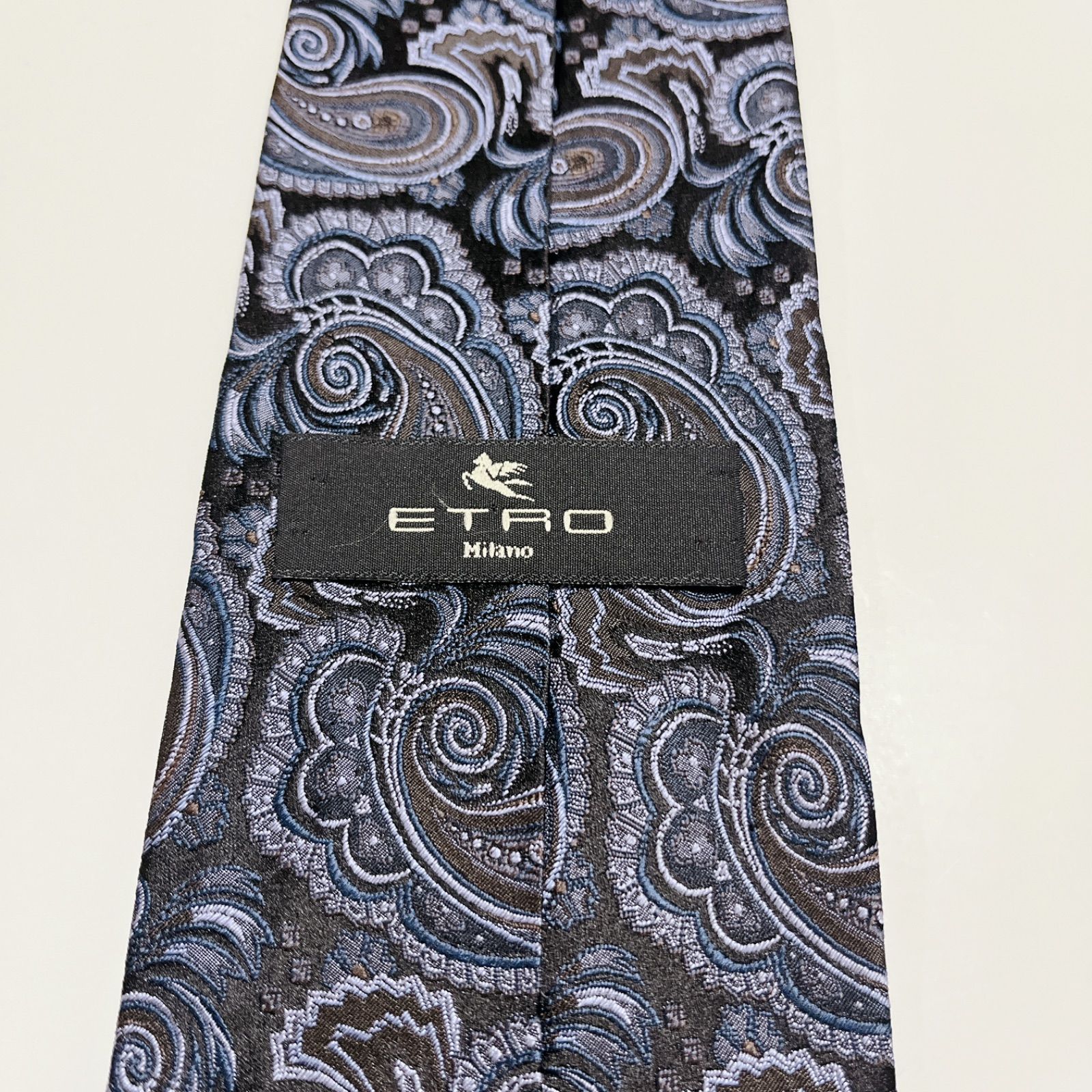 美品 エトロ ネクタイ ハイブランド ペイズリー柄 光沢 ジャガード織り 希少 美品 エトロ ネクタイ ハイブランド ペイズリー柄 光沢