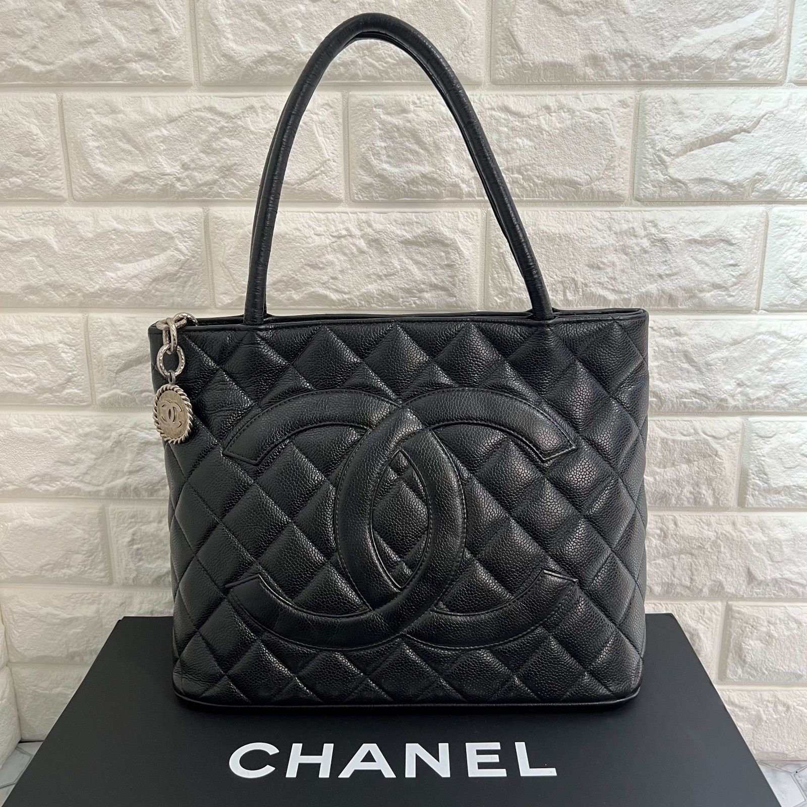 美品】CHANEL復刻トートキャビアスキンシルバー金具