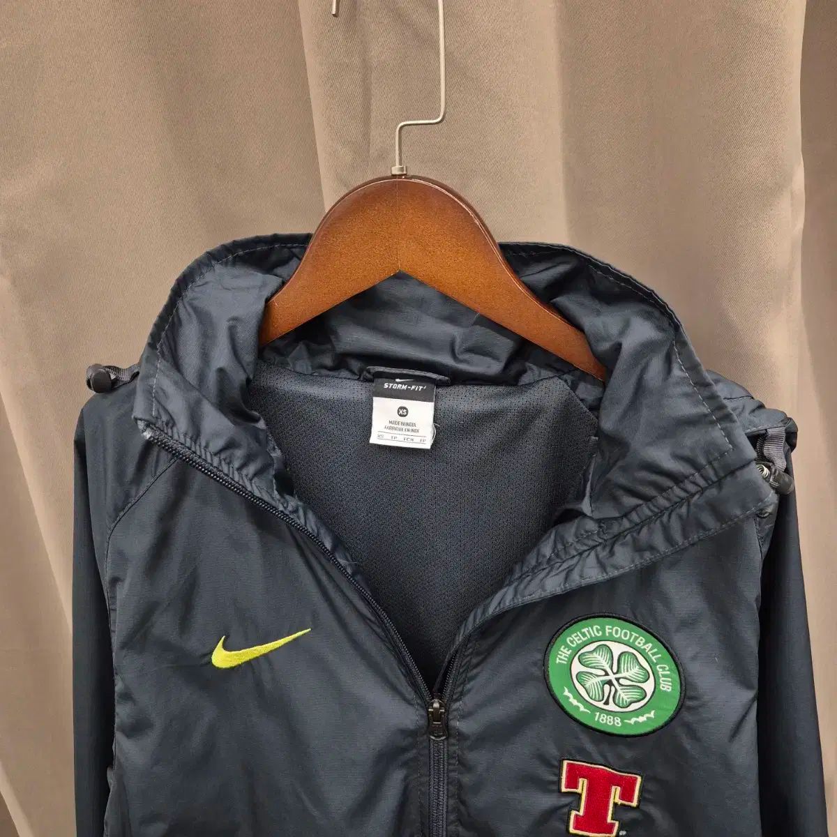 ナイキ セルティックFC フットボール ウィンドブレーカー XS