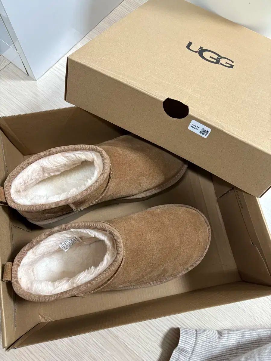 アグ Classic ミニ フラットフォーム チェスナット US7