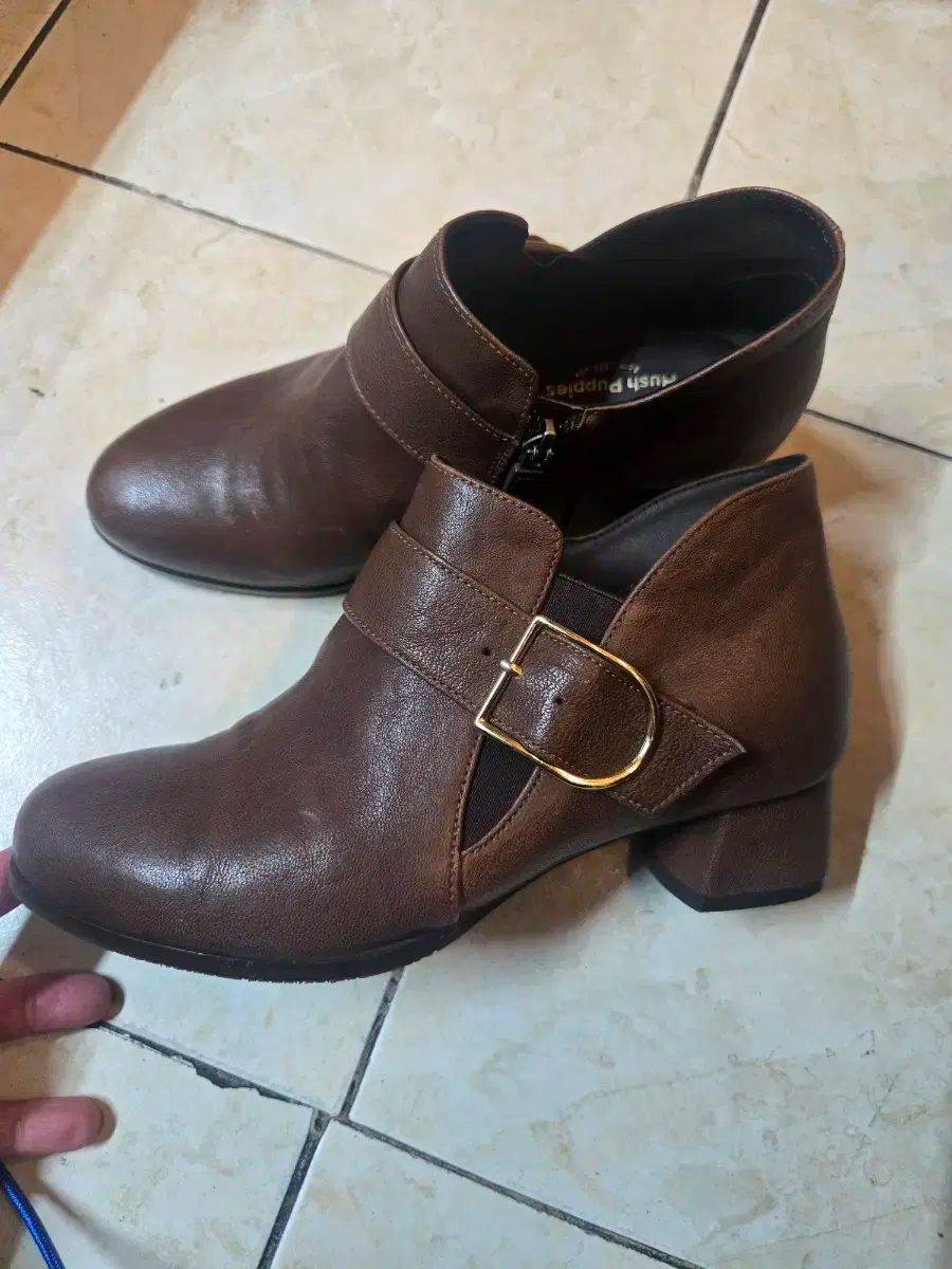 LOVE YOURSELF 承 Her POPPY バックル レディース ビューティ ショートブーツ 240 WWW_SMP1DAWEKUDUS_SCH_ID