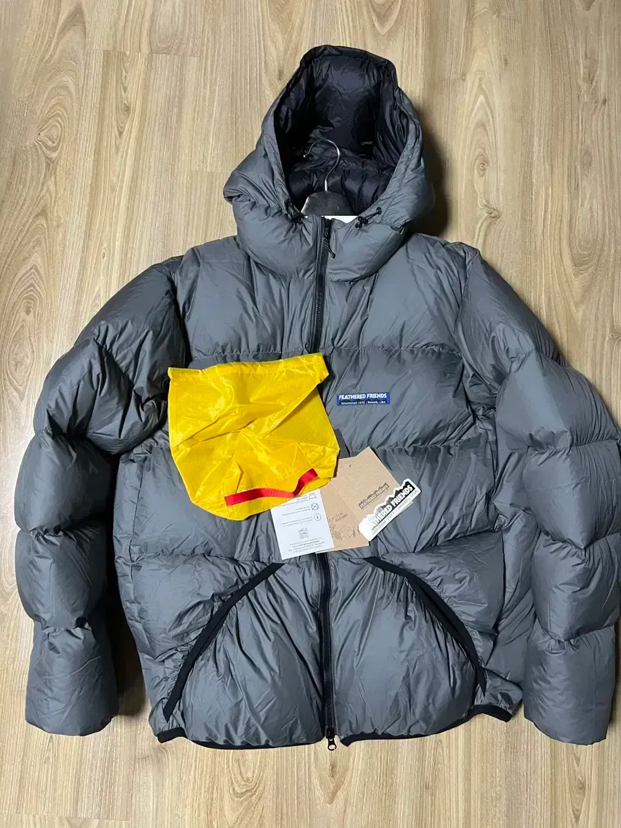 2025年最新】feathered friendsの人気アイテム - メルカリ