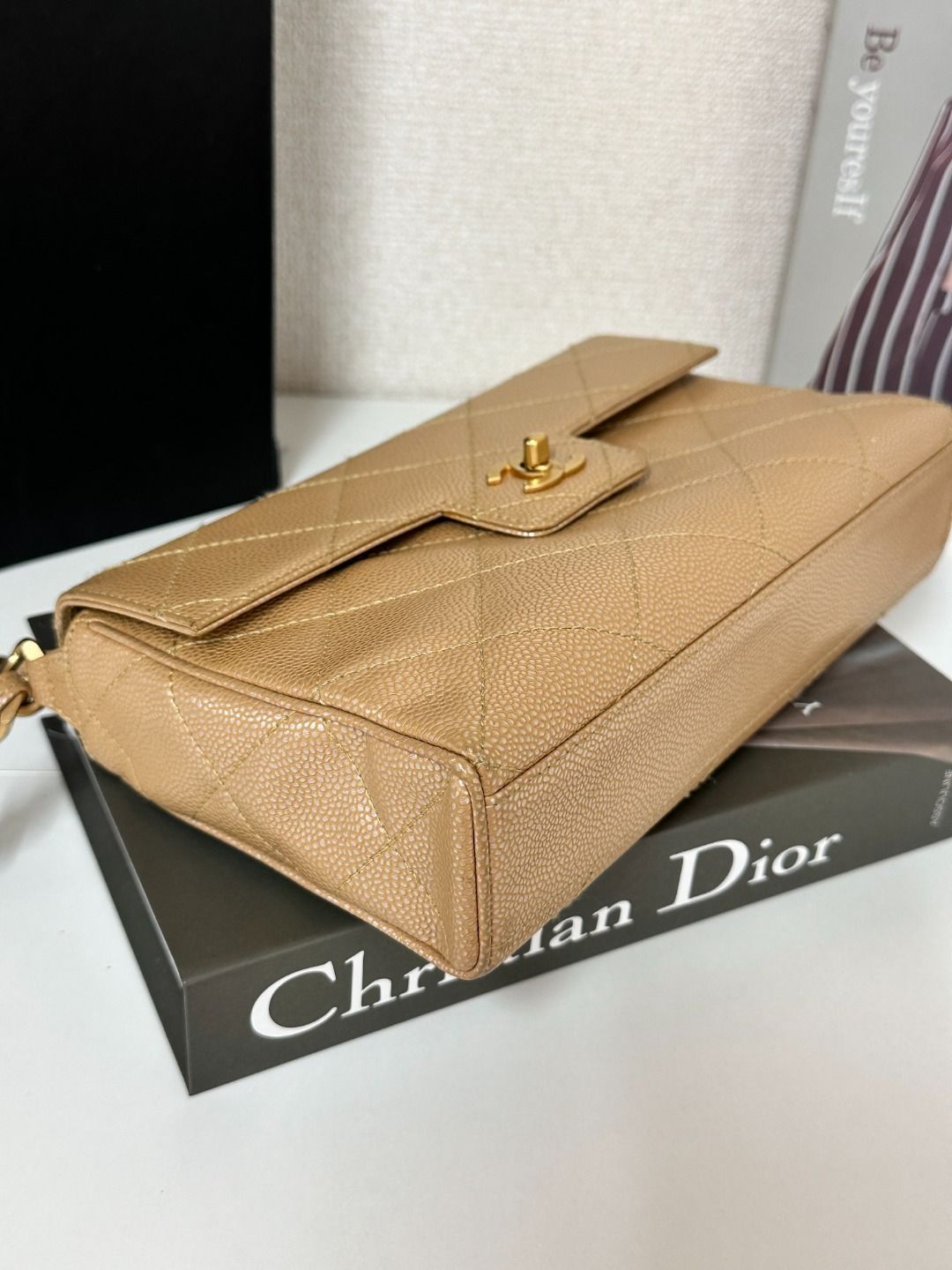 グレインドカーフ チェーンショルダーバッグ