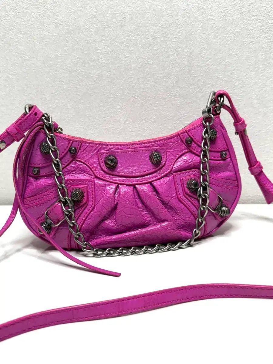 A バレンシアガ ルカゴール ミニ ショルダー バッグ