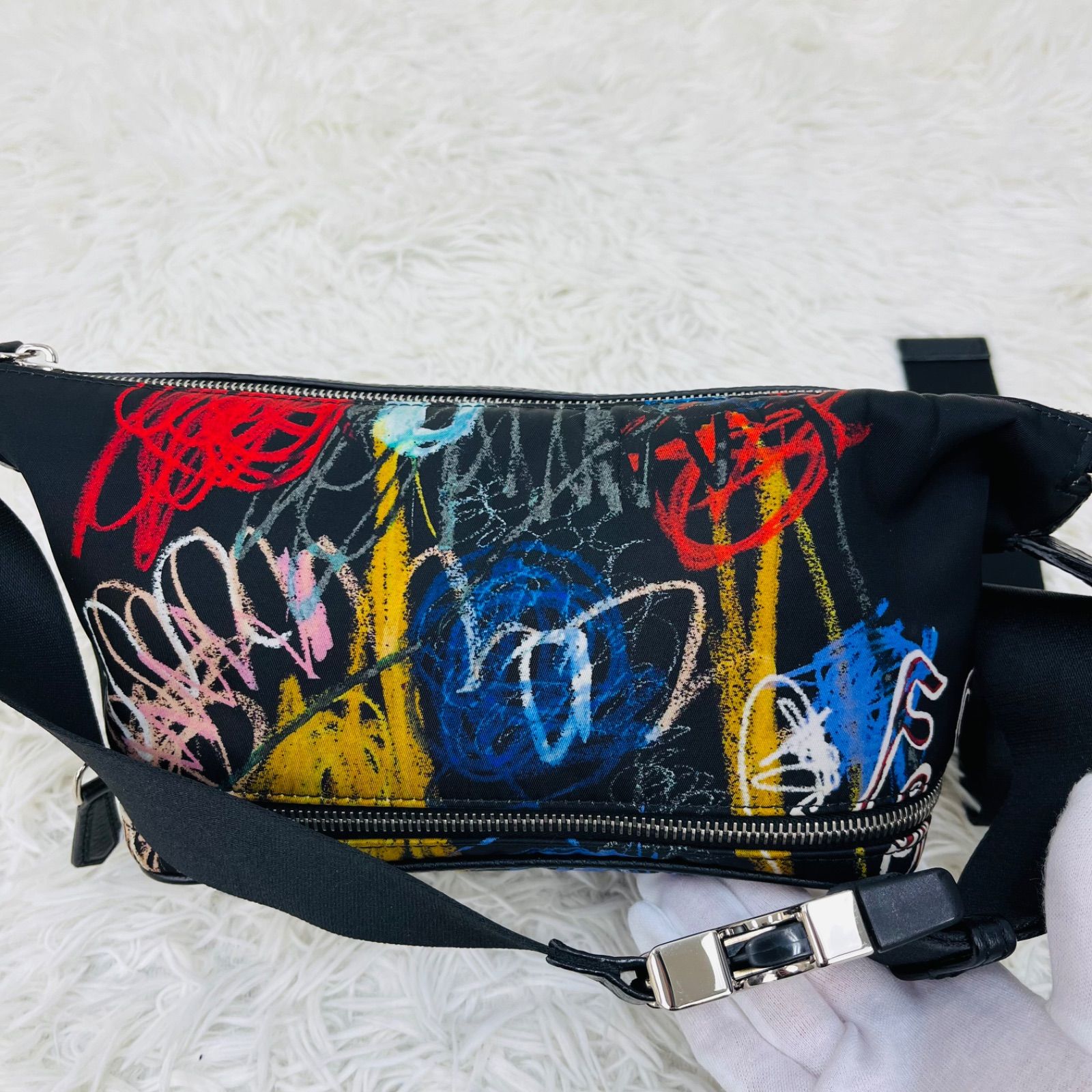 Fendi FFロゴプリントショルダーバッグ Fendi FFロゴプリント ショルダーバッグ Fendi FFロゴプリント