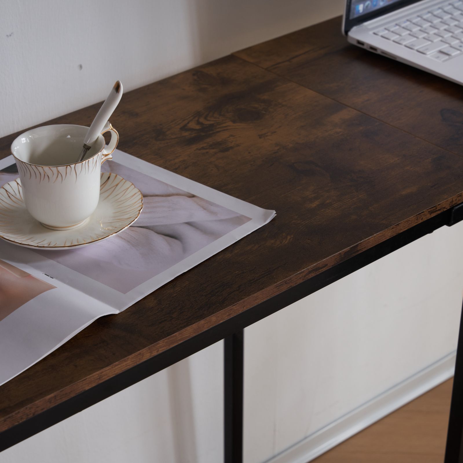 ハシゴ階段付き