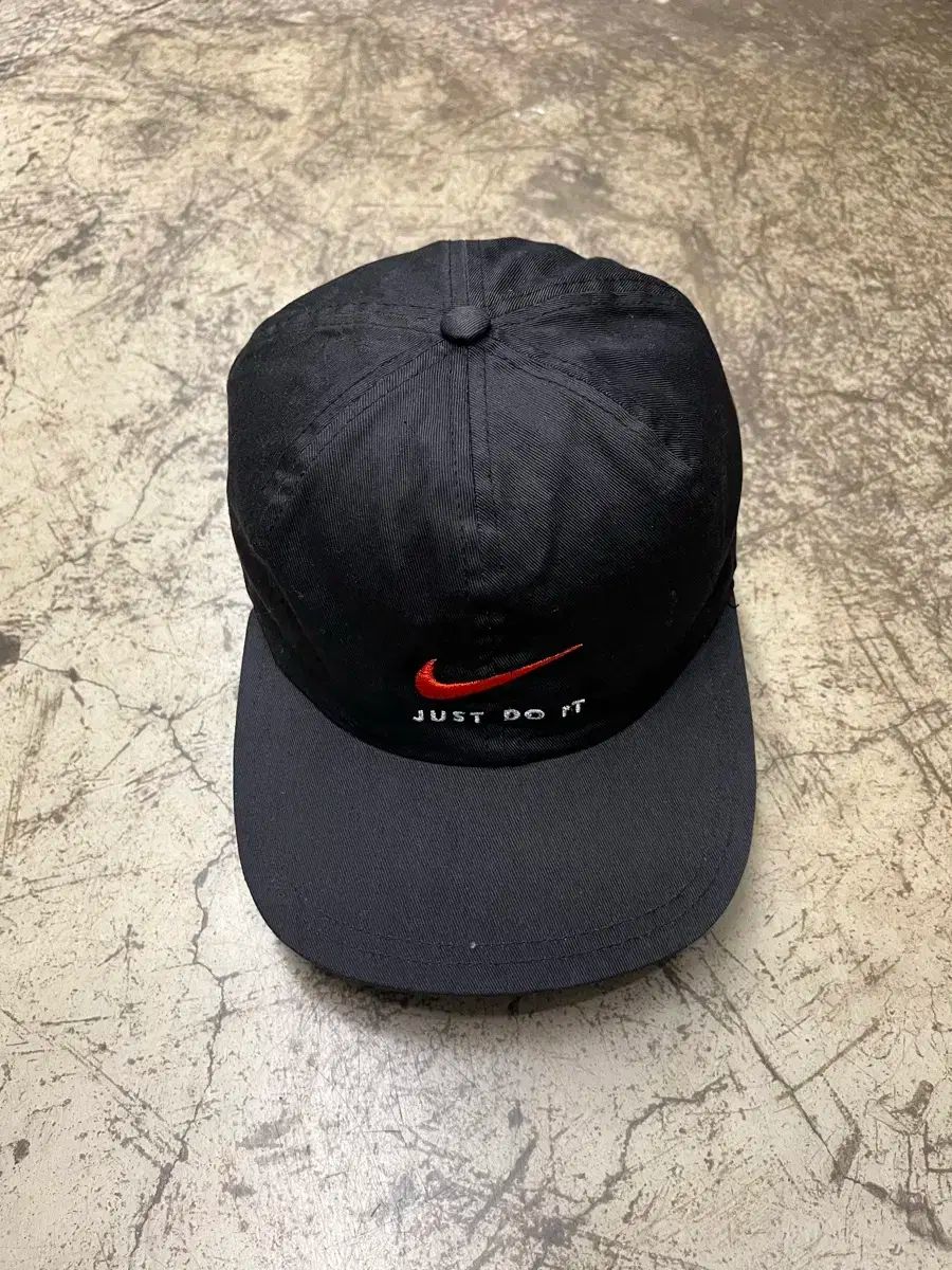 90s NIKE ブラック ベースボールキャップ Just Do It 刺繍