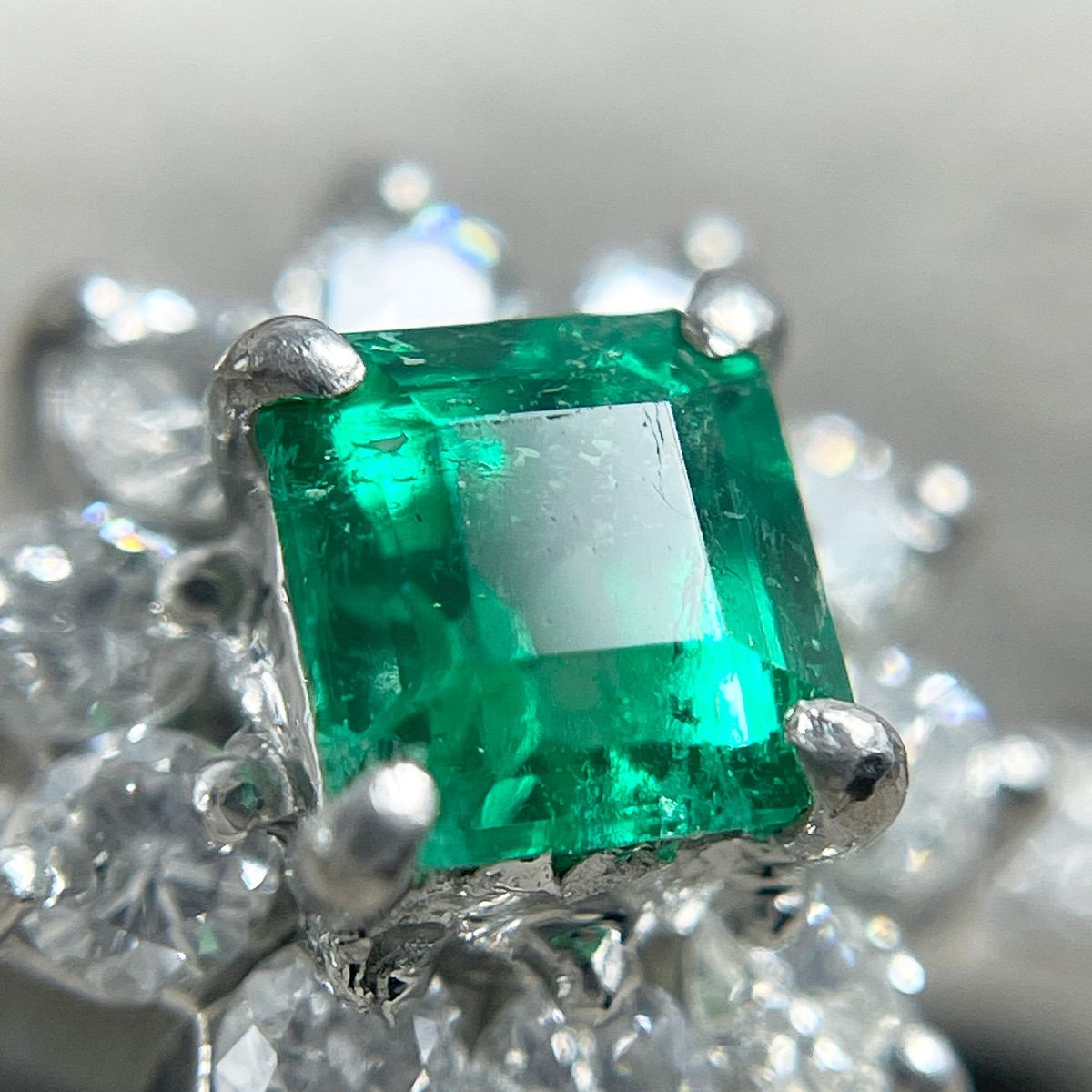 Pt900 天然エメラルド 0.32ct 天然ダイヤモンド 0.40ct リング - メルカリ