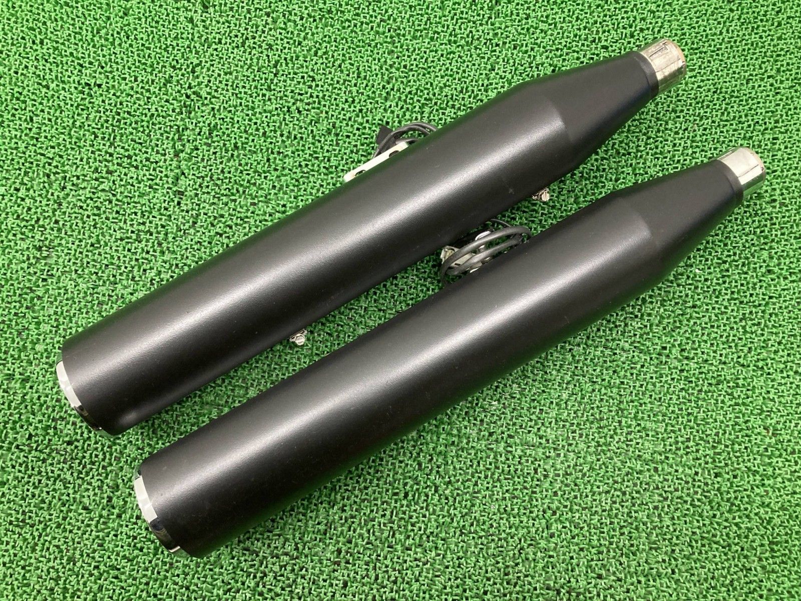 バイク FXBRS1870 サイレンサーマフラー 64900939/64900940 ハーレー