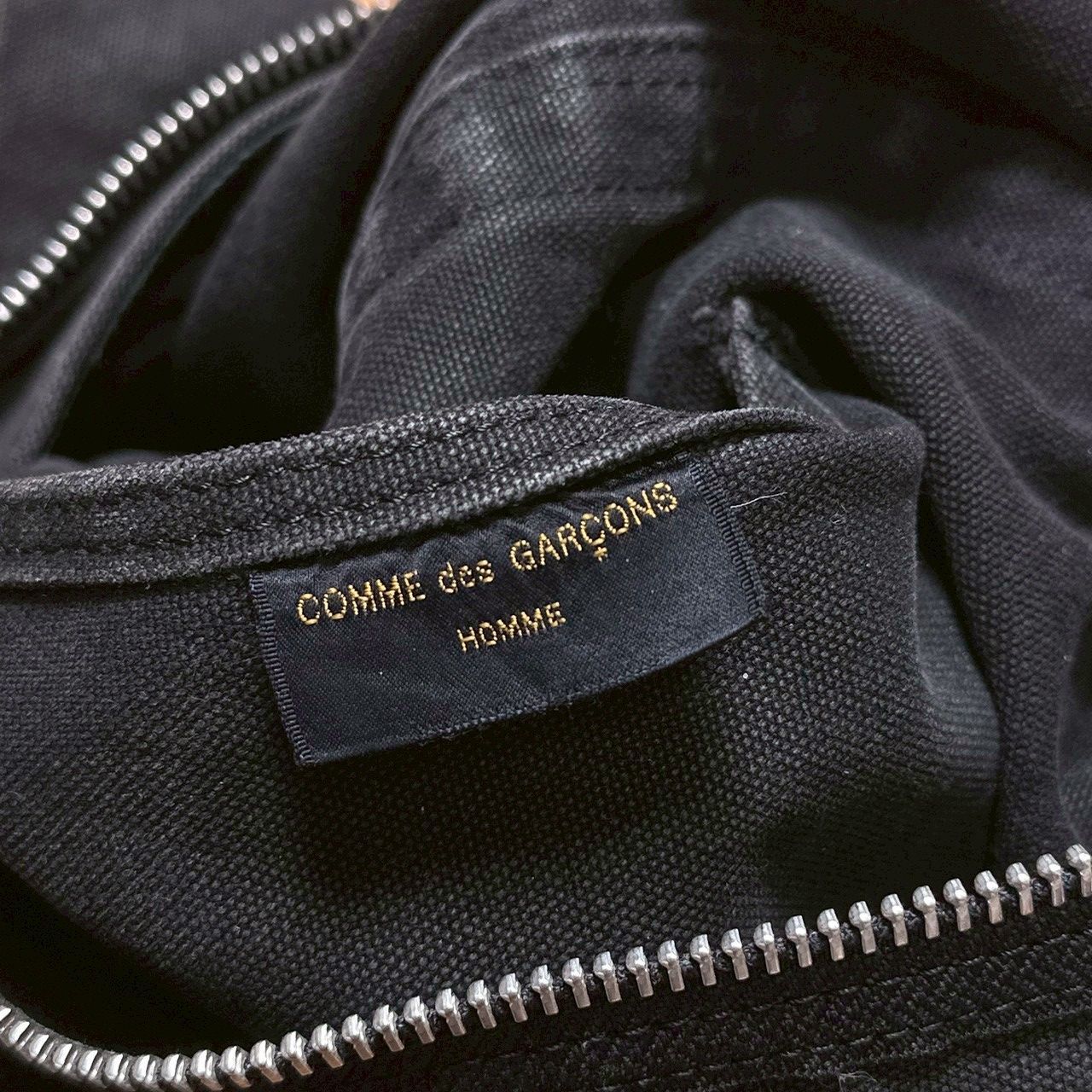 COMME des GARCONS HOMME HE-K202 Logo Messenger Bag Black