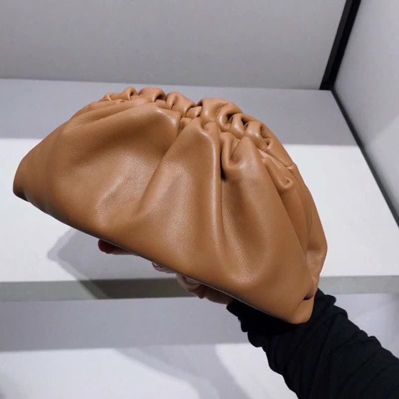 クラッチバック