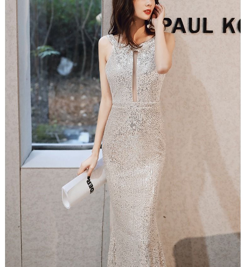 バックオープンドレス