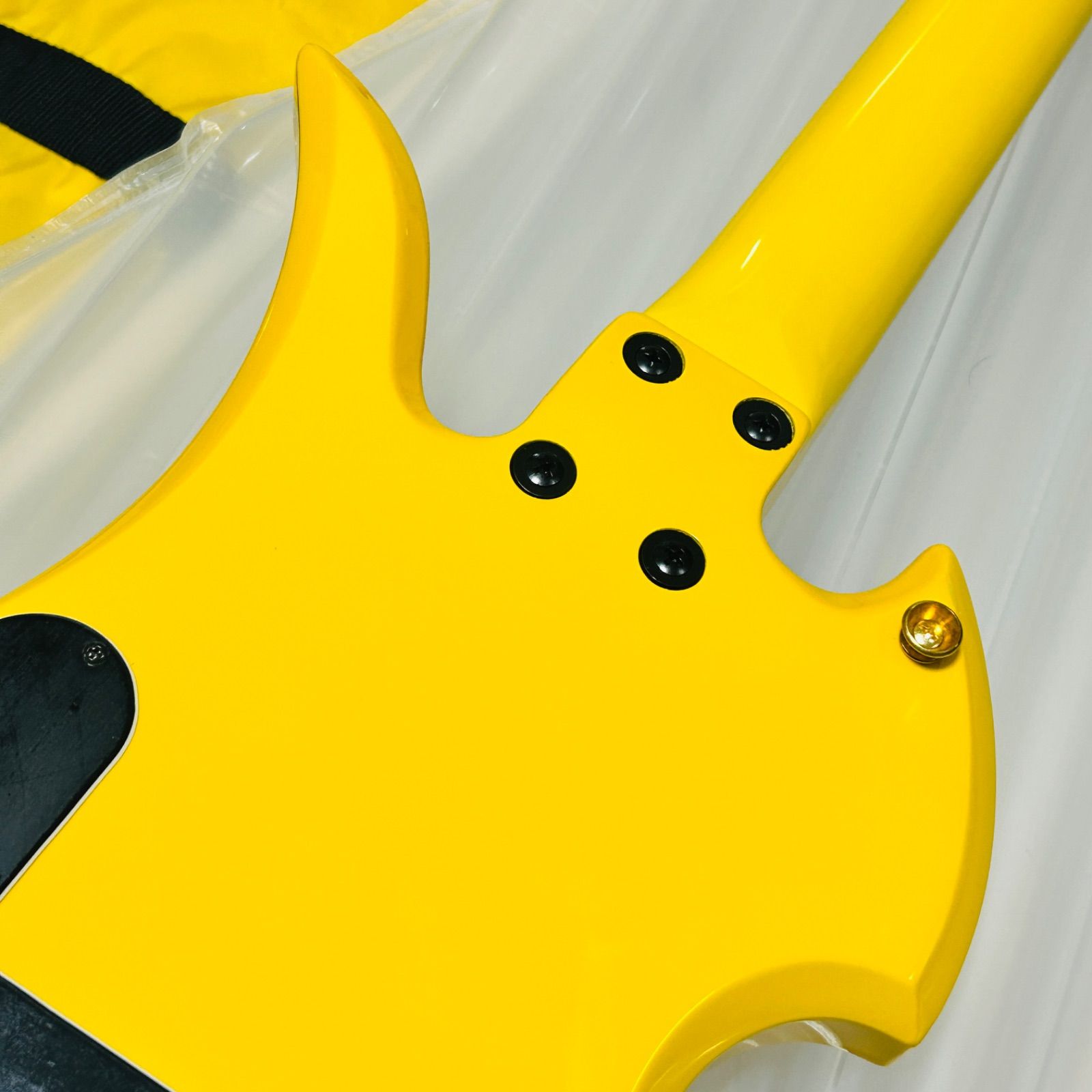 BURNY YH-JR hideモデル アンプ内蔵 モッキンバード ギター イエロー