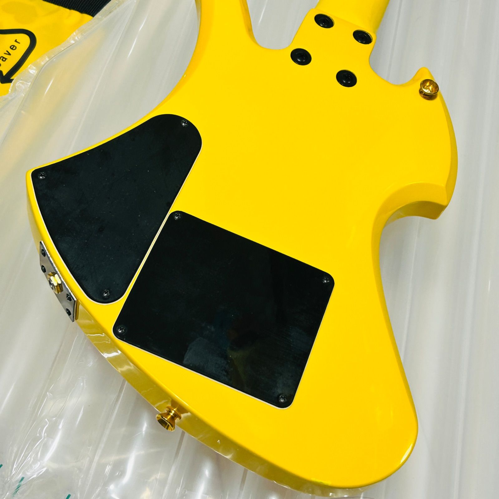 [美品] バーニー YH-JR hideモデル アンプ内蔵ギター イエローハート Burny Yellow Heart Jr. YH-JR【hide Signature Model】 ソニックス