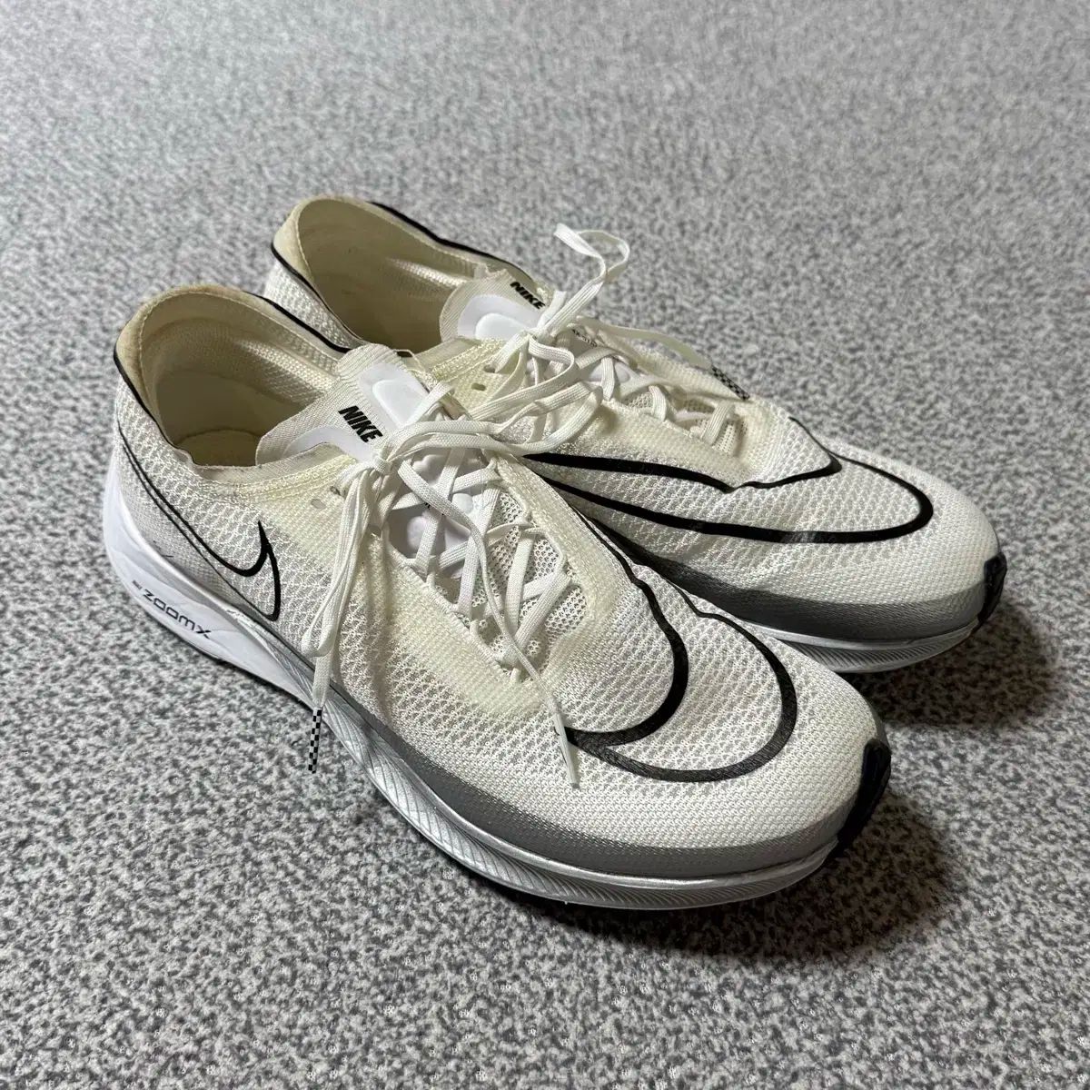 NIKE ズームストリークフライ　26.5センチ 19万円 NIKE ズーム ストリークフライ ランニングシューズ 26.5