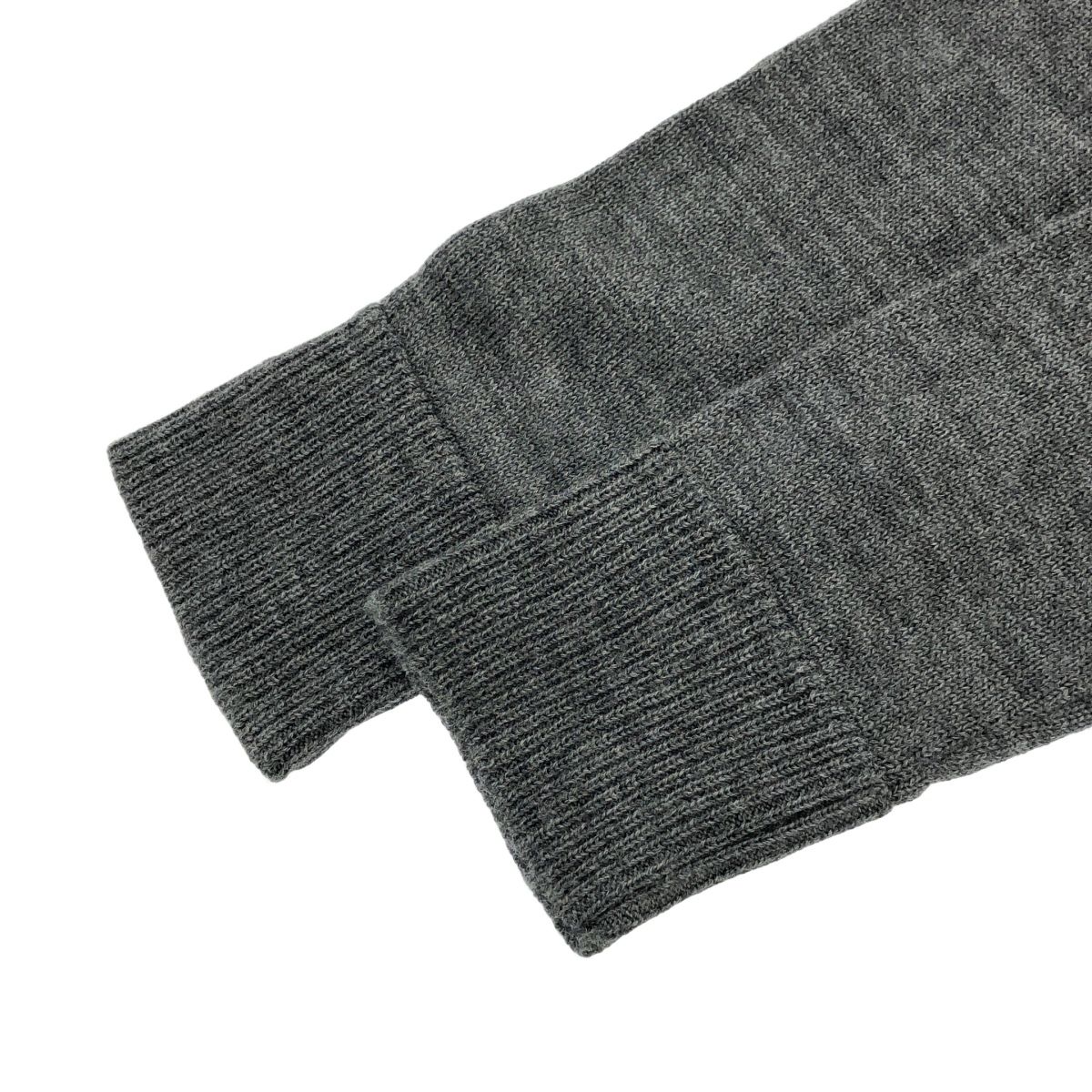 1piu1uguale3 ウノピゥウノウグァーレトレ BASIC V-KNIT Vネックニット 