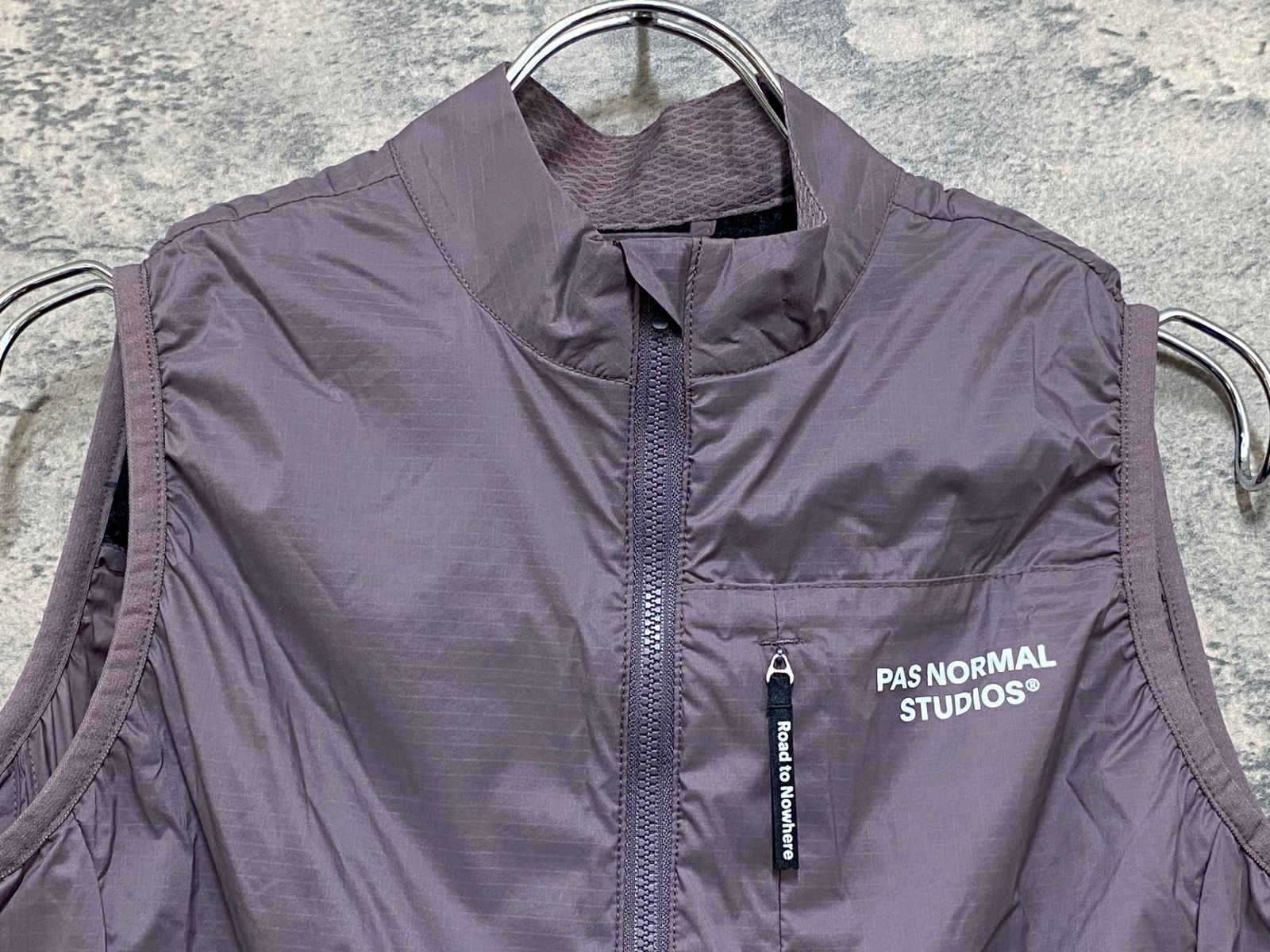 velocio ブラウン ジレ胸部、後部ポケット付き