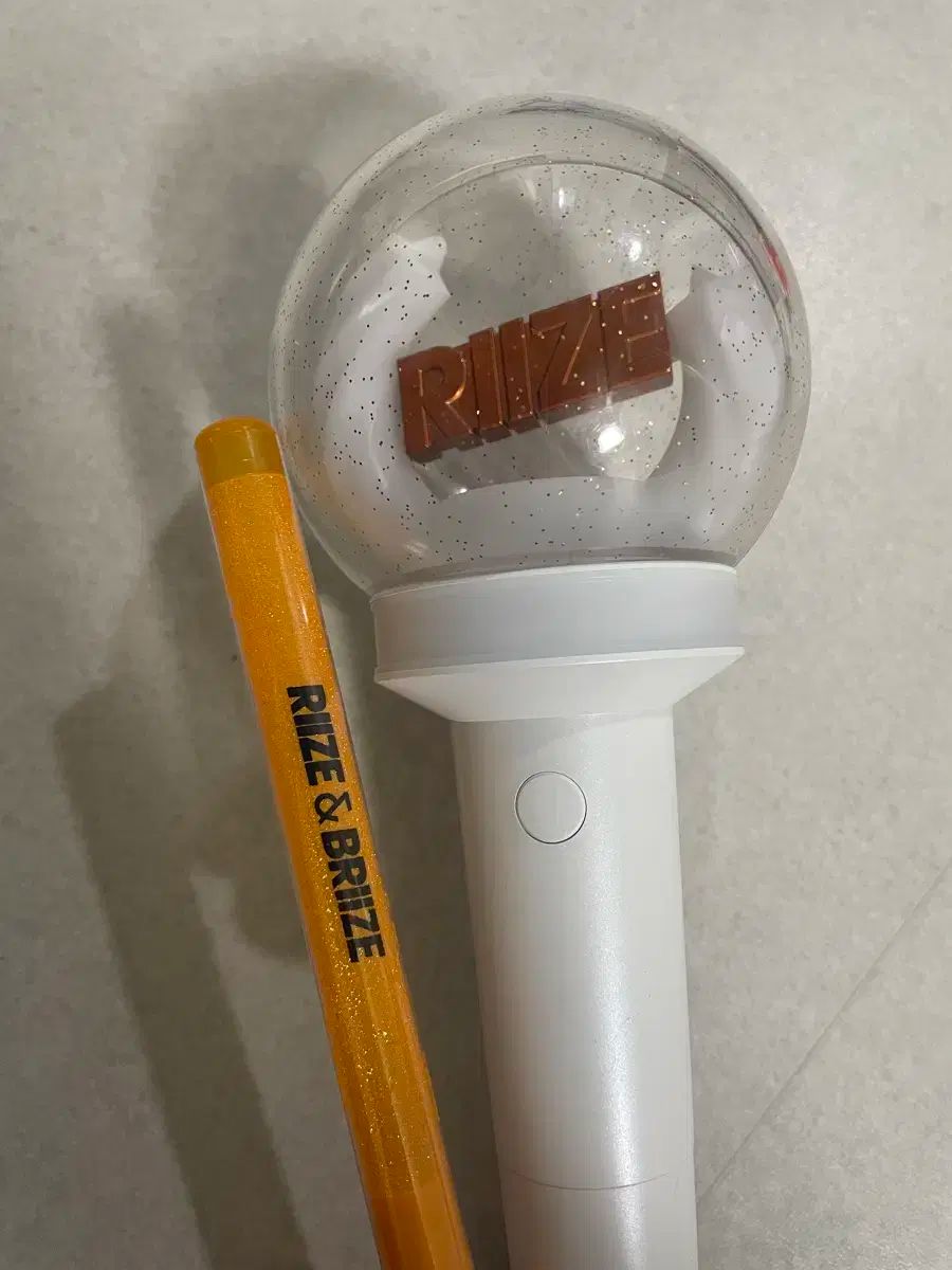 本物 RIIZE（ライズ）ペンライト + 임시 ペンライト まとめ売り RIIZE