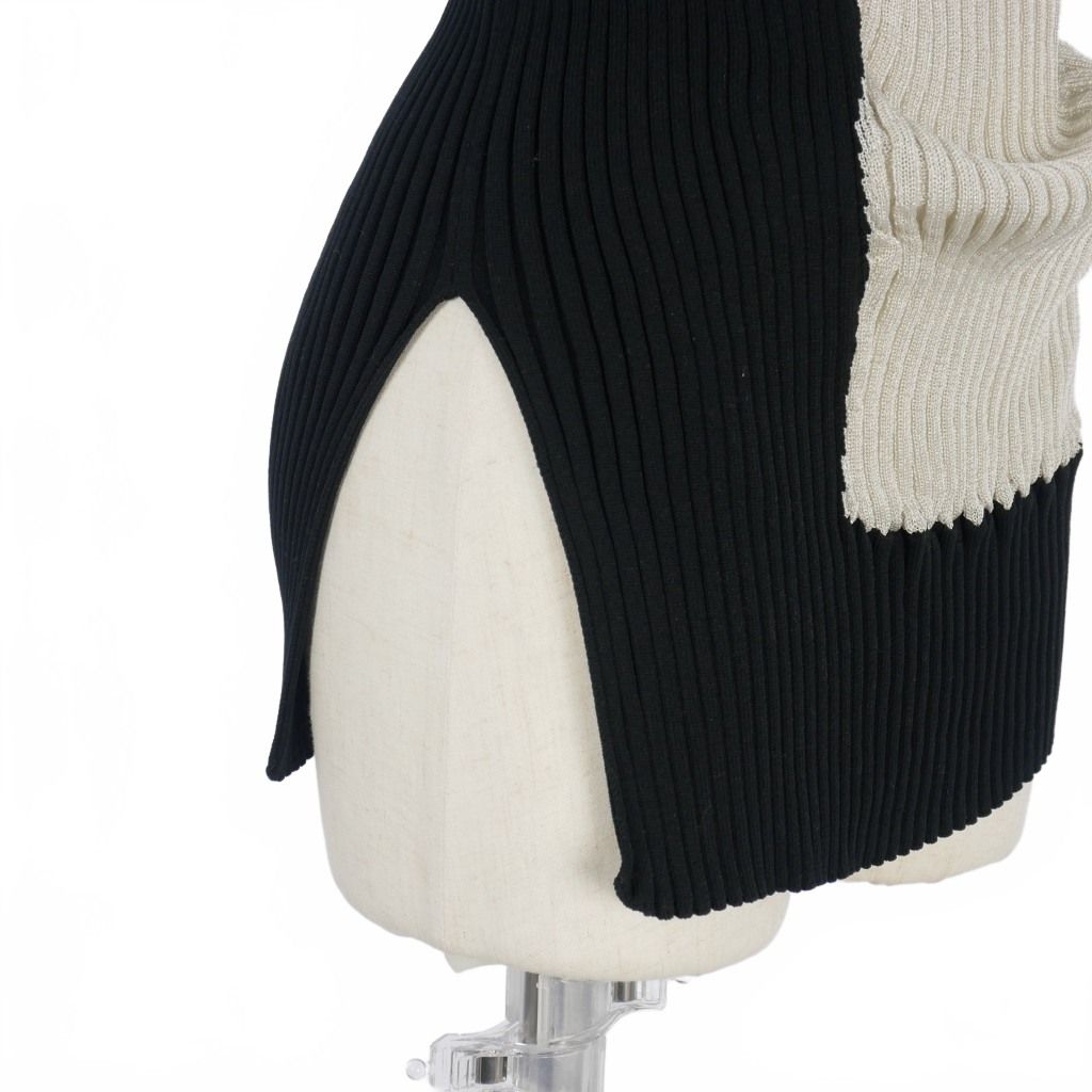 イッセイミヤケ ISSEY MIYAKE 23SS プリーツ ノースリーブ トップス