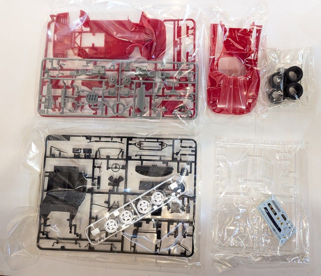 タミヤ 1/24スポーツカーシリーズ フルディスプレイモデル フェラーリF40 295