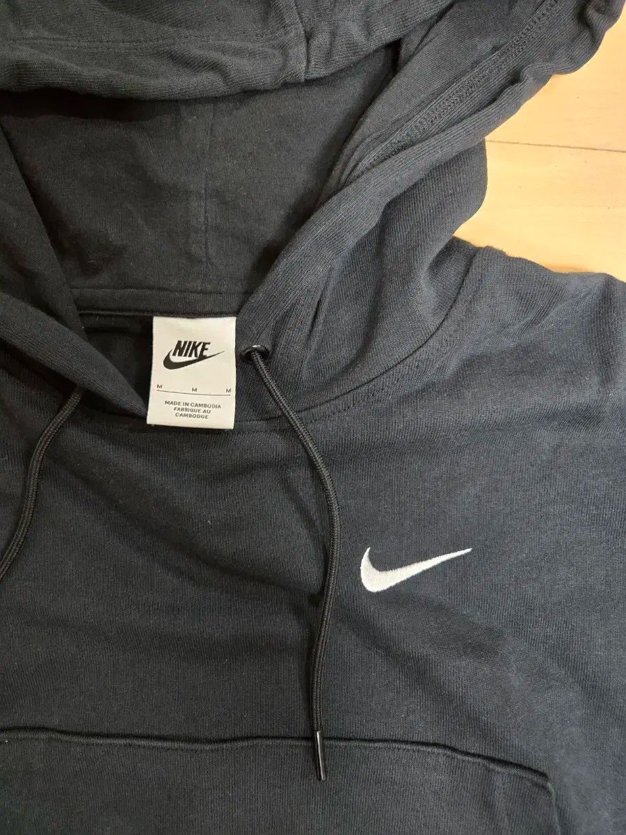 あのちゃん keisukekanda フリル付き黒白ジップアップパーカー