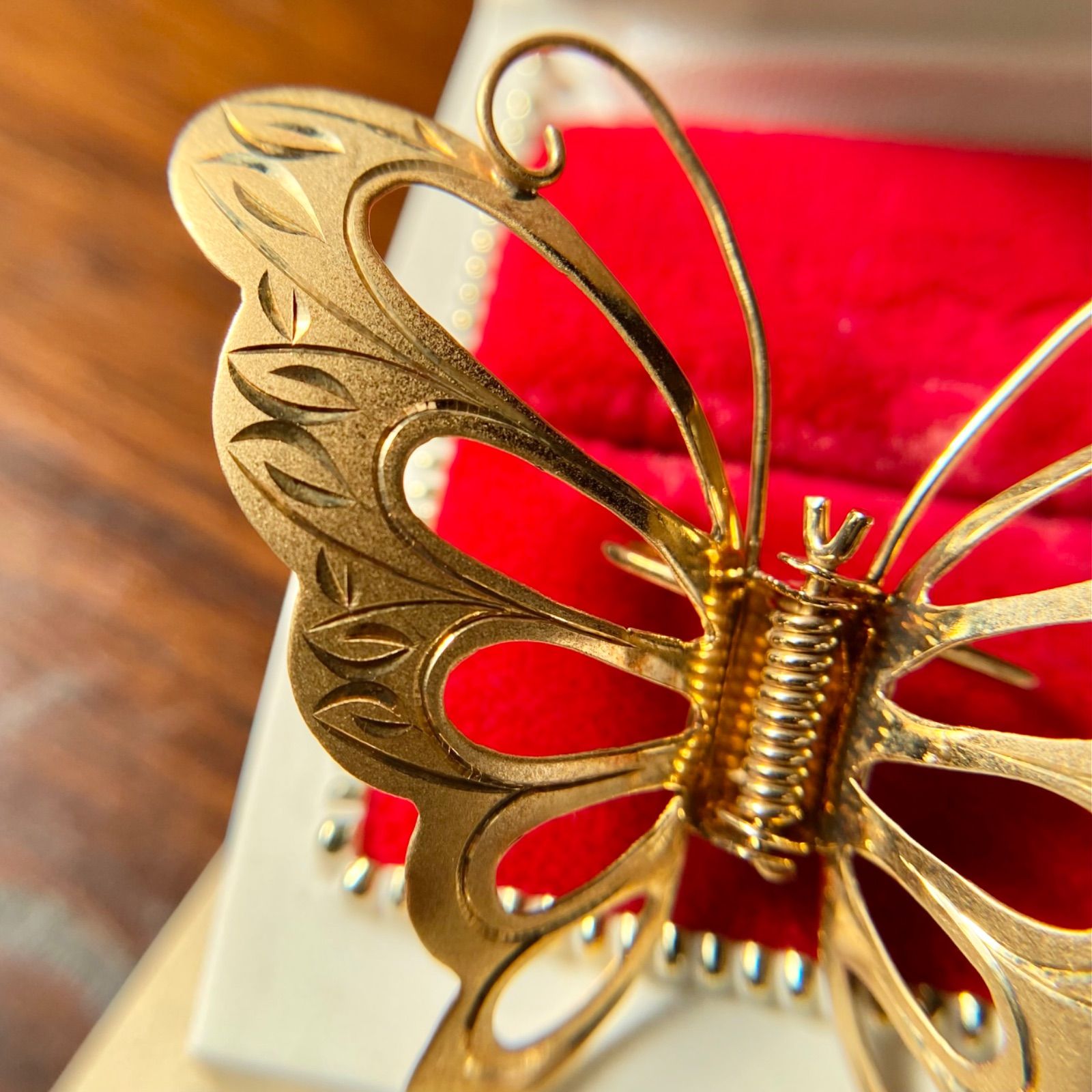 K18ブローチ k18蝶々ブローチ 蝶々モチーフ 1.0g K18ブローチ 蝶々