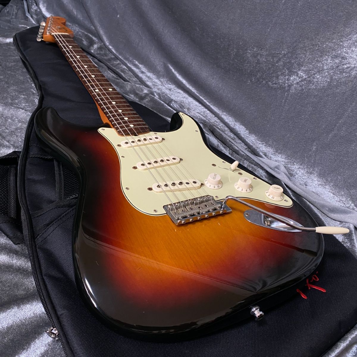 フェンダー(USA仕様)メキシコ製造ストラトキャスター(専用ハードケース フェンダー(USA仕様)メキシコ製造ストラトキャスター(専用ハードケース