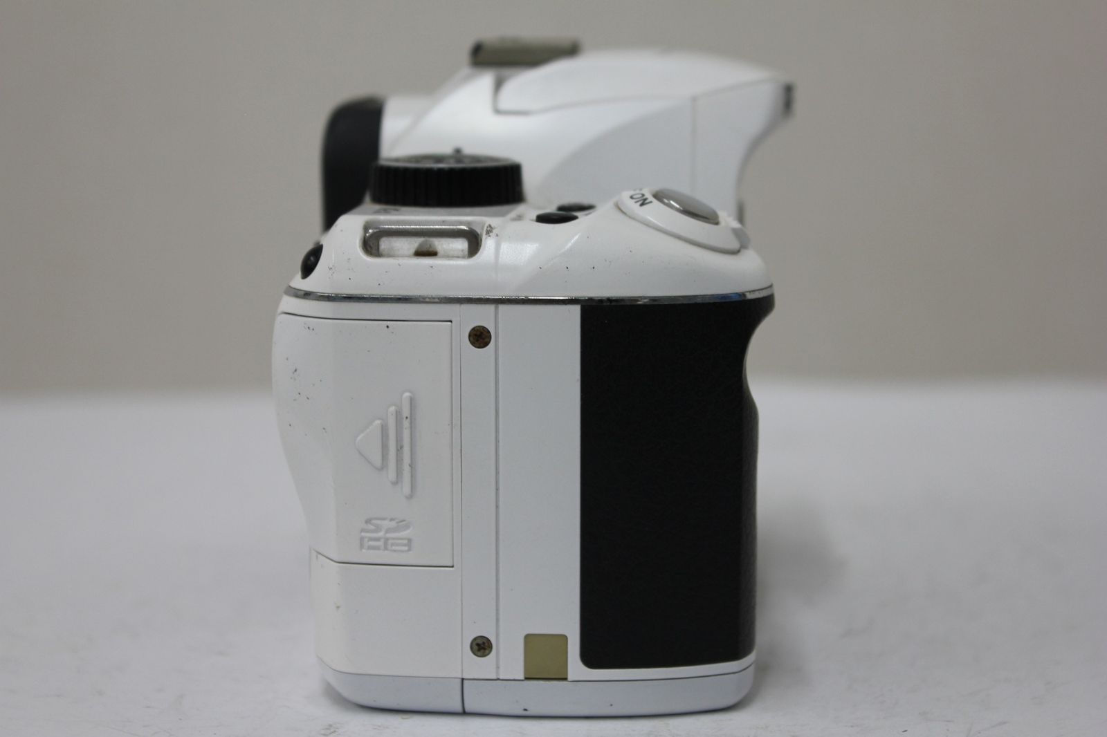 返品保証】 ペンタックス Pentax K-x 最高 ホワイト PENTAX-DAL 18